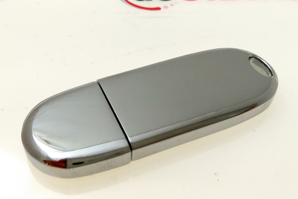 Pendrive con logo personalizado de metal