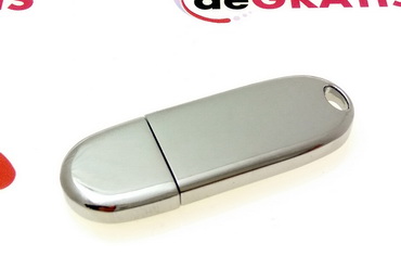 Pendrive con logo personalizado de metal pulido elegante